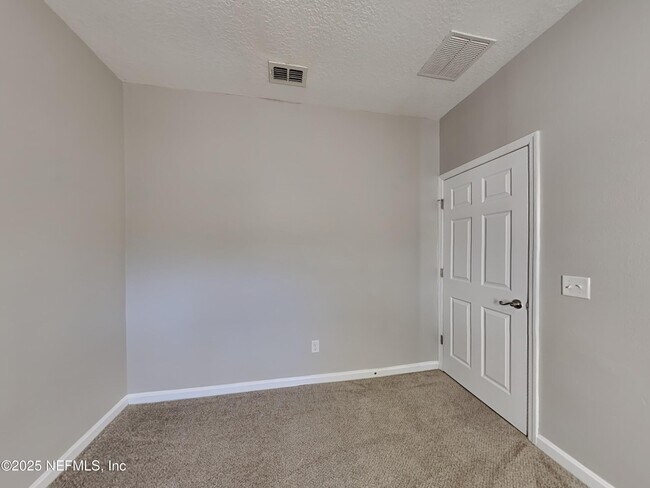 Building Photo - 95109 Cypress Trail