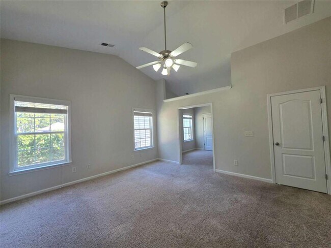Building Photo - 1005 Southwood Dr