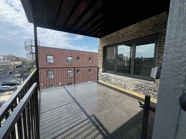 Building Photo - 4716 N Winthrop Ave