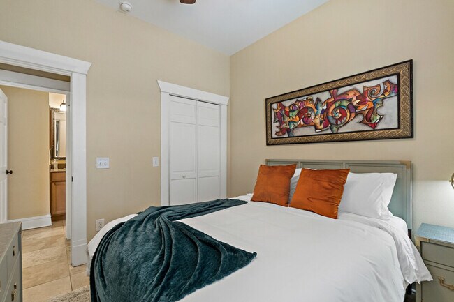 Building Photo - 509 S Willow Ave