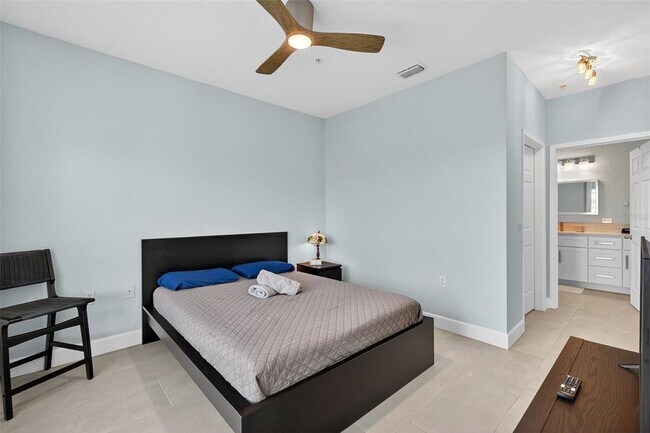 Building Photo - 210 3rd St W