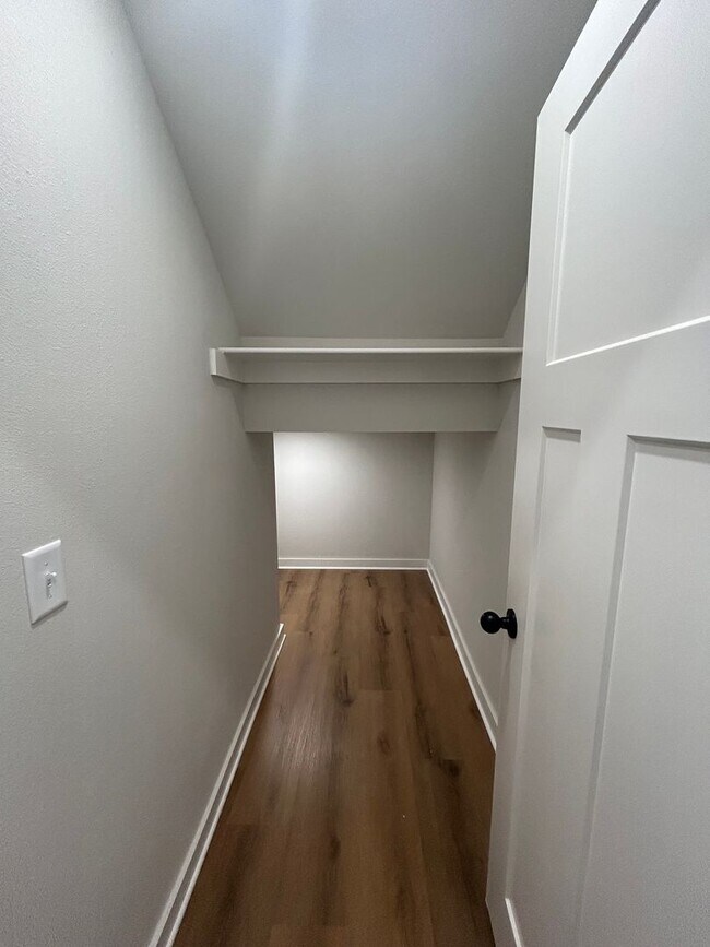 Building Photo - 621-623 Cosmos St