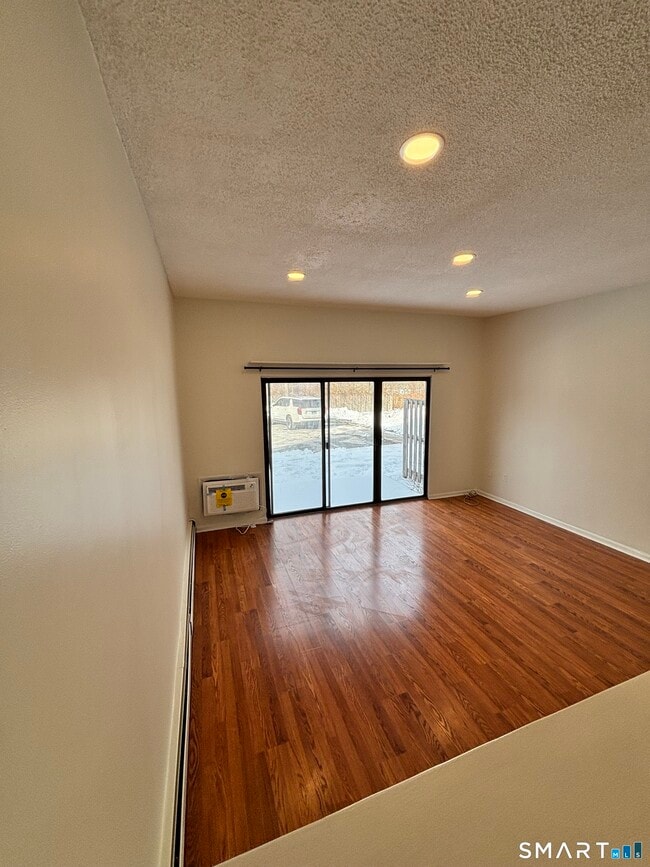 Building Photo - 11 King Arthur Dr