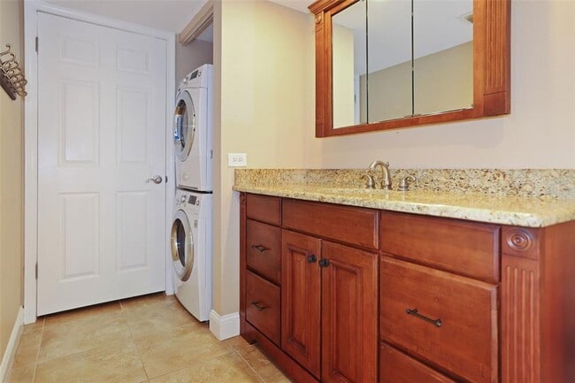 Building Photo - 450 Treasure Island Causeway