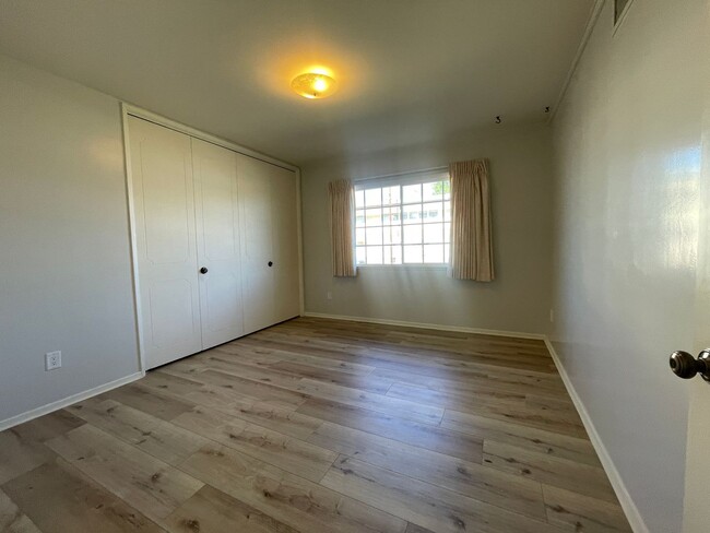 Building Photo - Welcome to Your New Home in West Hills- 4b...