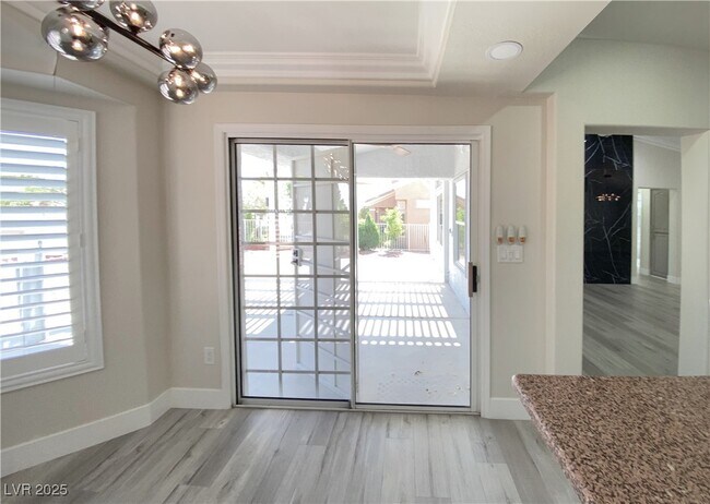 Building Photo - 10420 Villa Ridge Dr