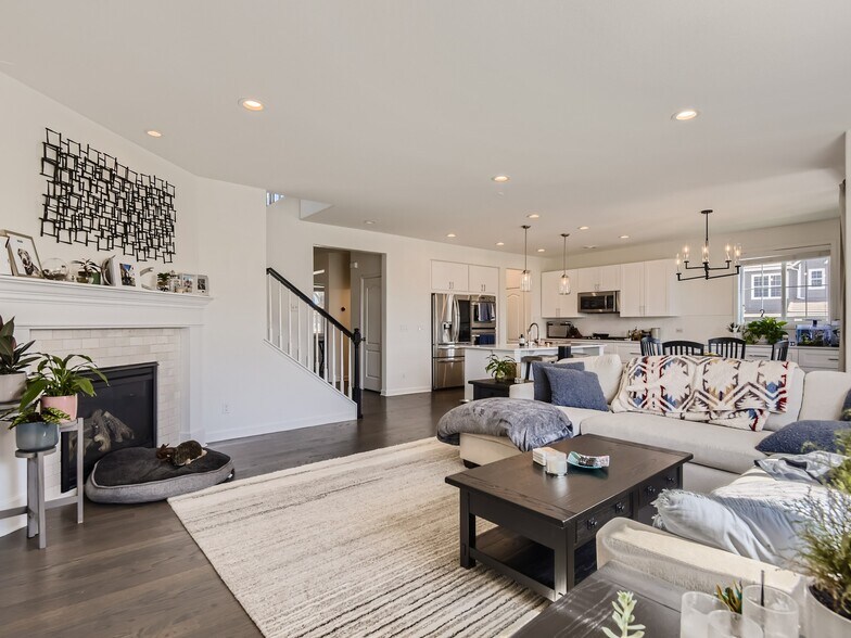 Building Photo - 664 Tiger Lily Way