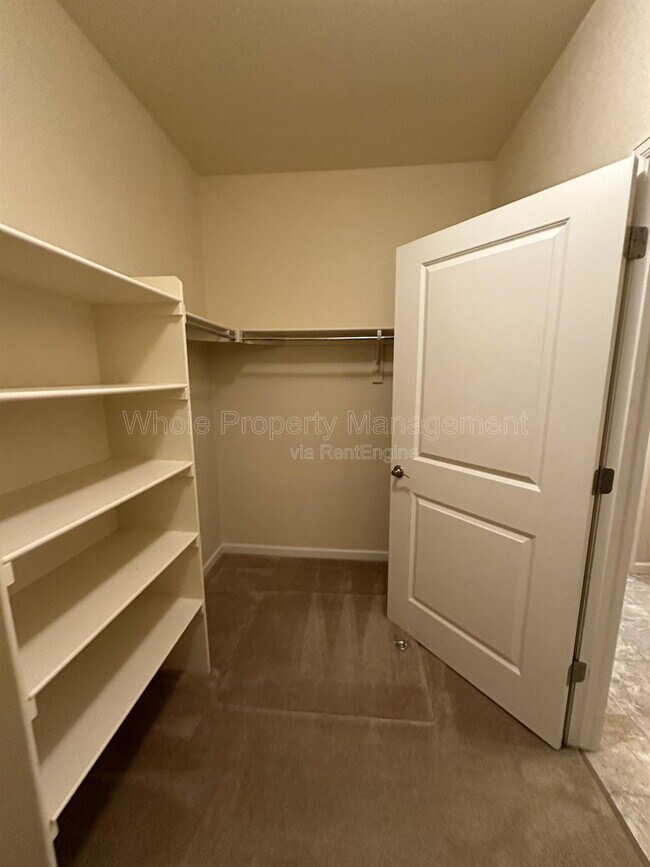 Building Photo - 12555 Monroe Dr