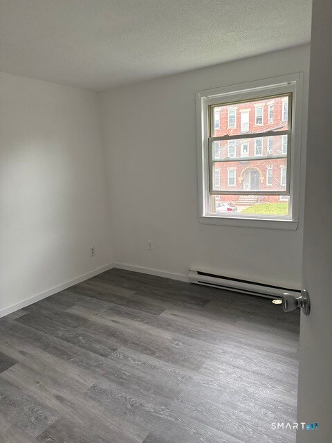 Building Photo - 21 Hurlburt St