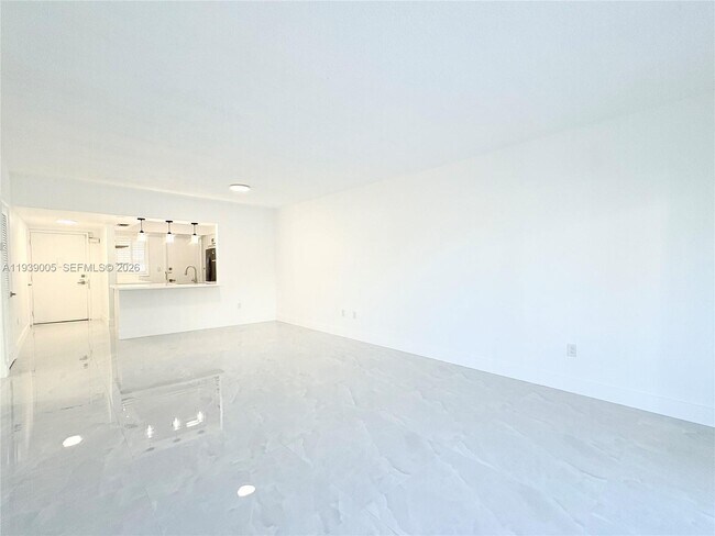 Building Photo - 9159 SW 77th Ave