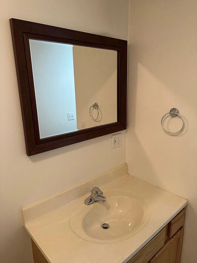 Building Photo - 316 S Marion St