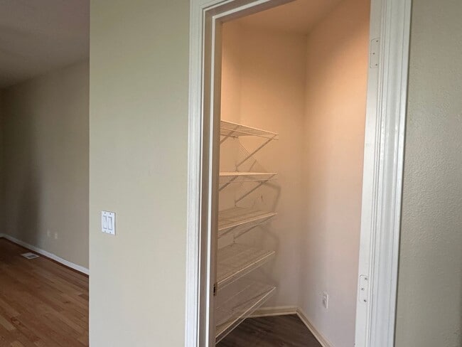 Building Photo - Beautiful 3 Bed + Bonus Room, 2.5 Bath Home!