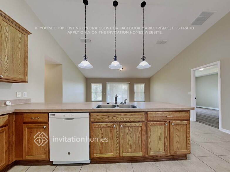 Building Photo - 1583 Carmona Ct