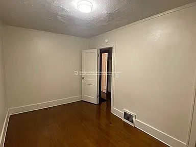 Building Photo - 212 E Maywood Ave