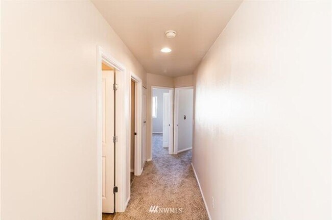 Building Photo - Premier Lake Stevens Living: Top-Rated Schools & Walkable Parks