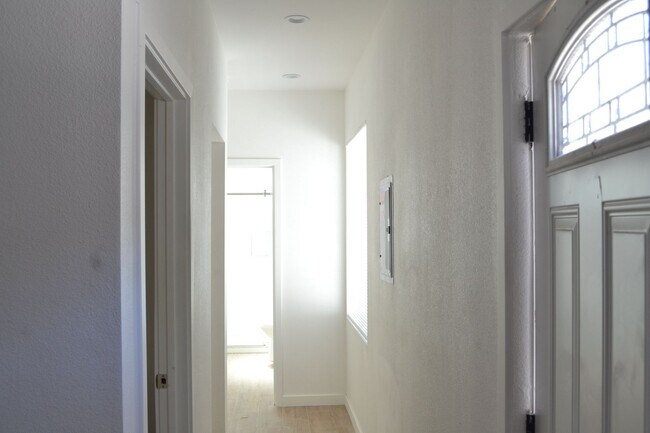 Building Photo - Central Homes