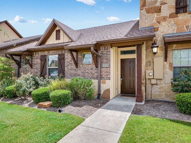 Building Photo - 3312 Airborne Ave