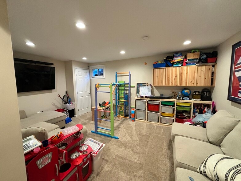 living area (basement) - 903 Portner Pl