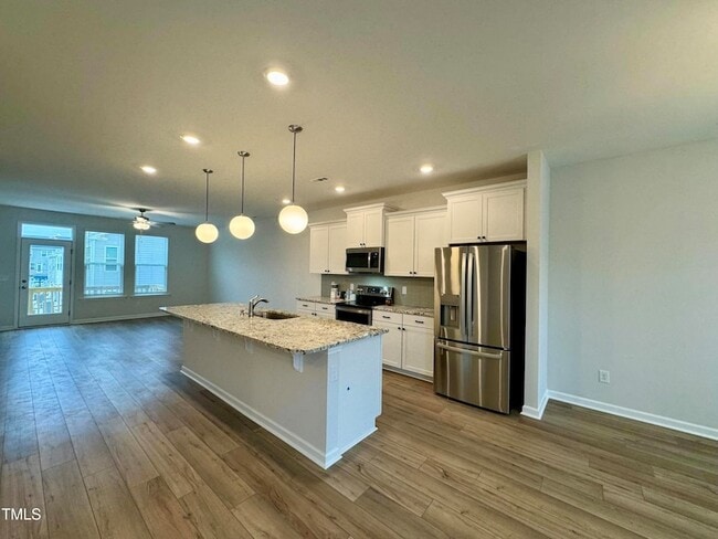 Building Photo - 209 Hickory Plns Rd