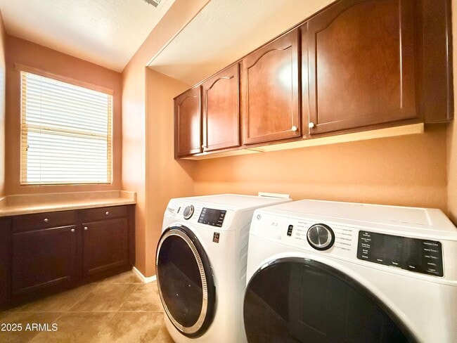 Building Photo - 14509 W Jenan Dr