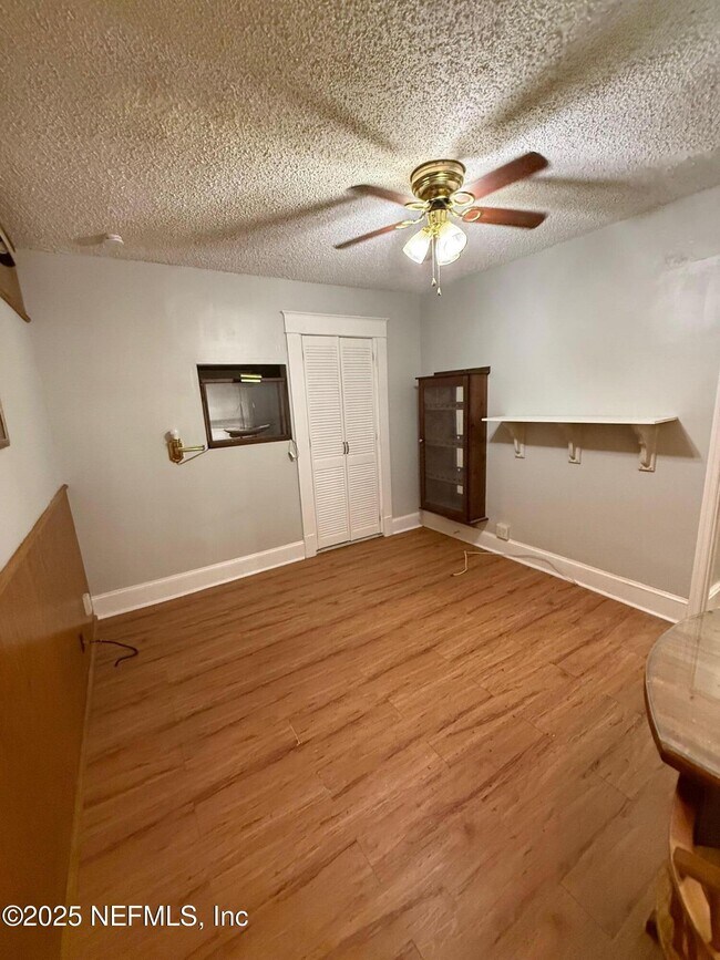 Building Photo - 3914 Herschel St