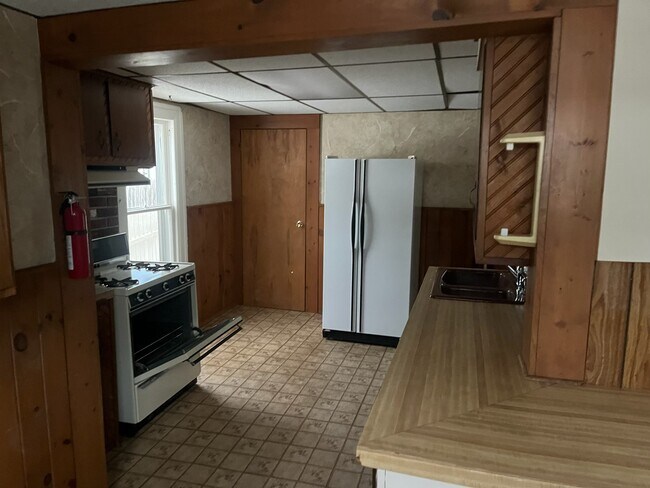 Building Photo - 156 Leach Ave