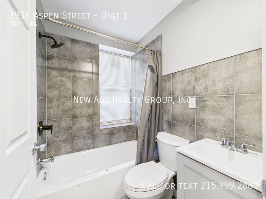 Building Photo - 3938 Aspen St