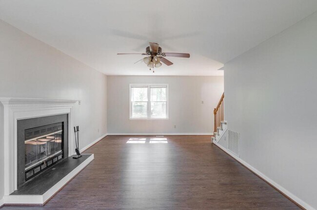 Building Photo - 8915 Castle Point Dr