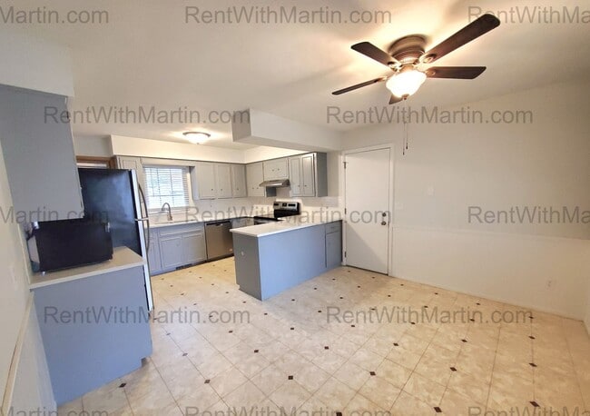 Building Photo - FOR RENT- lovely ranch home near amusement park with easy freeway access! Pets ok with conditions!