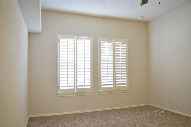 Building Photo - 6332 Franklin Vista Dr