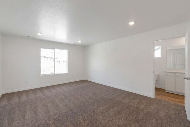 Building Photo - BRAND NEW LUXURY ROW END TOWNHOUSE W 2 CAR GARAGE