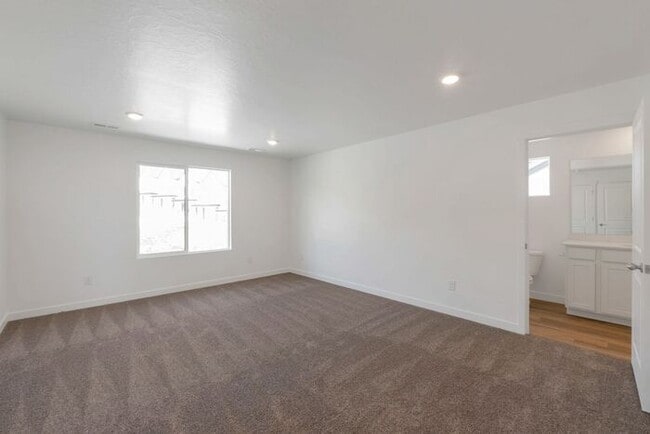 Building Photo - INVERNESS - BRAND NEW LUXURY ROW END THOUSE W 2 CAR GARAGE