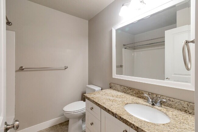 Building Photo - Available Now | American Fork, UT | 5 Bed | 3 Full Bath | Single-Family Home