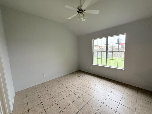 Building Photo - 3708 Gus Dr