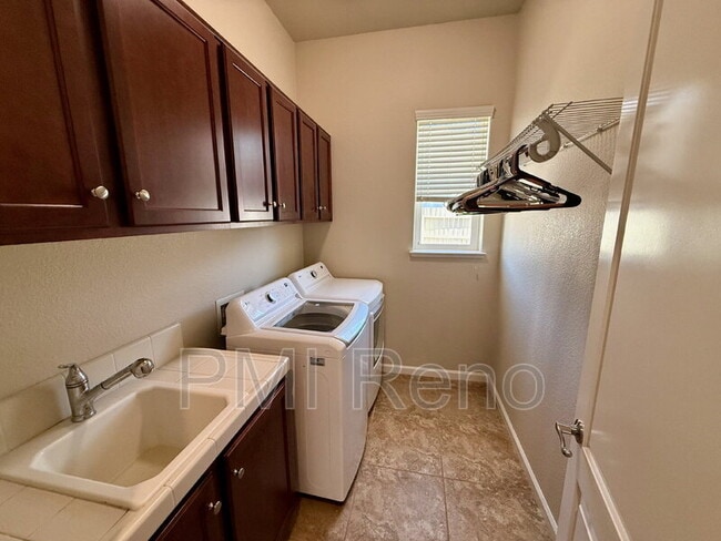 Building Photo - 10290 Cavalry Cir