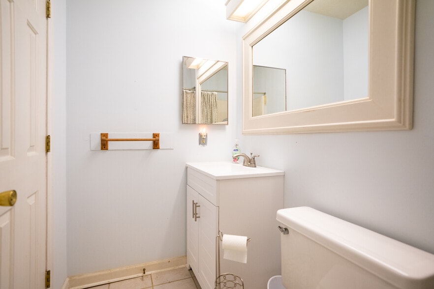 Basement Bathroom - 553 Salem Woods Dr SE