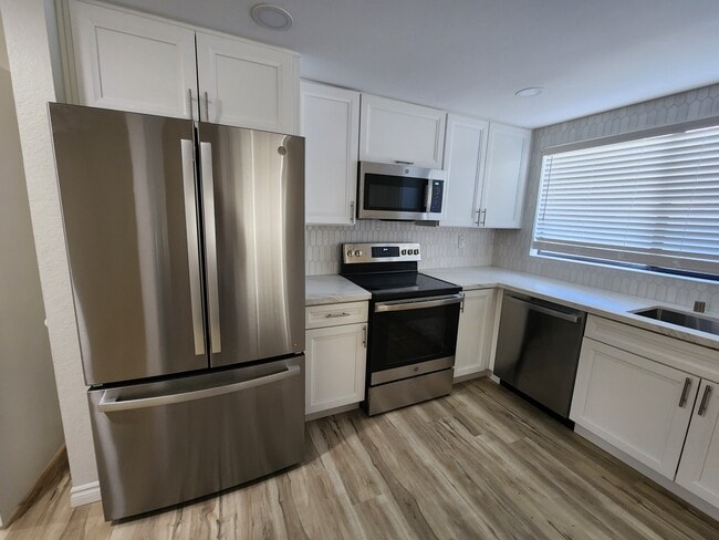 Building Photo - 4054 Nobel Dr