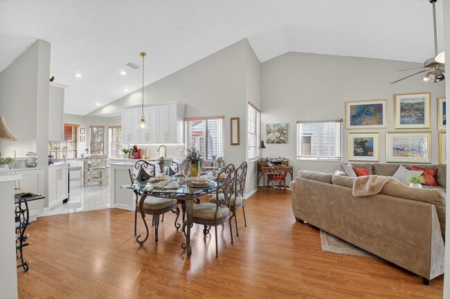 Building Photo - 7677 Lexington Club Blvd