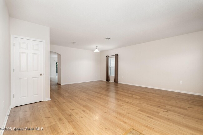 Building Photo - 1517 Attilburgh Blvd