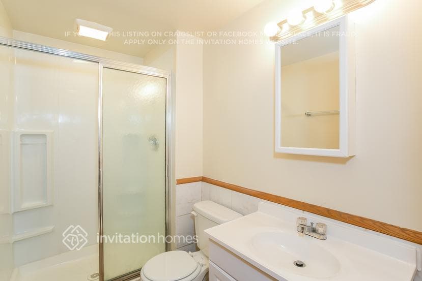 Building Photo - 1035 Iowa St