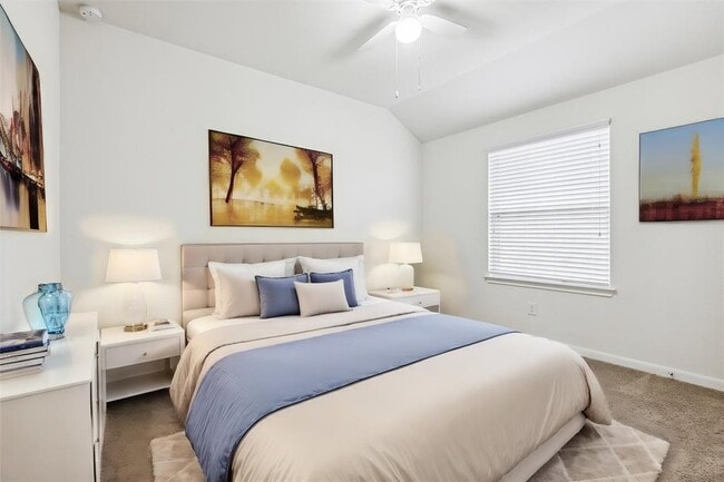 Building Photo - 6805 Leonardo Dr