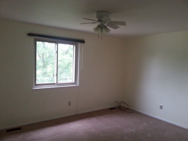 Building Photo - 5813 Rothbury Ct
