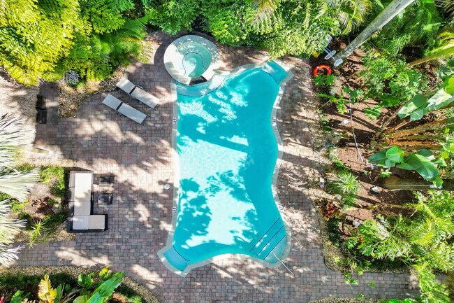 Building Photo - 1115 SW 4th St