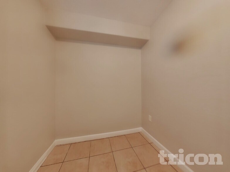 Building Photo - 684 Brown Ave