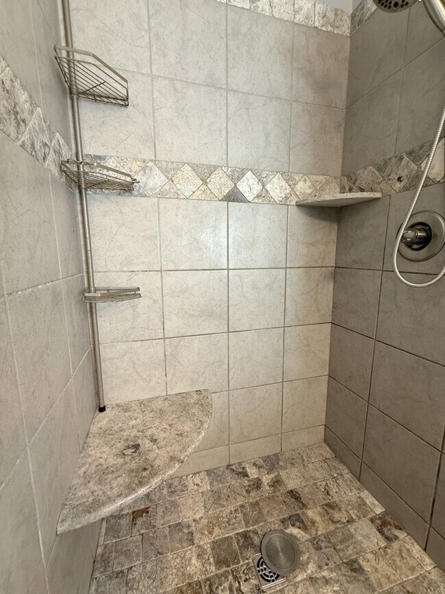 Building Photo - 218 Woodgrove Dr NW