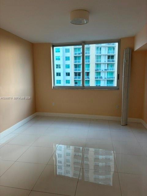 Building Photo - 1755 E Hallandale Beach Blvd