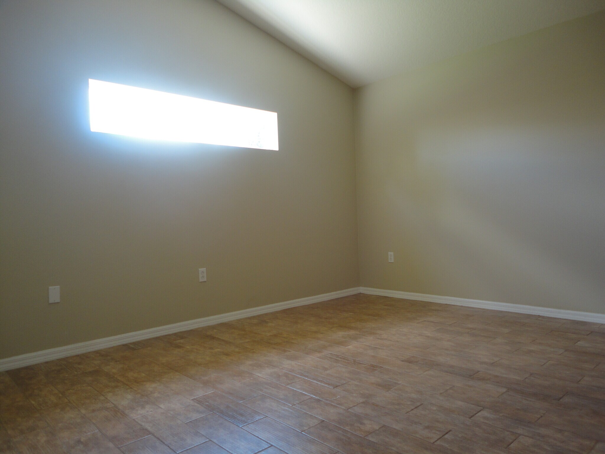 Building Photo - 1452 Baythorn Dr