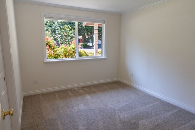 Building Photo - 3bd/1.75ba Sammamish House