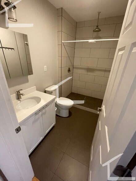 Building Photo - 166 Hampshire St