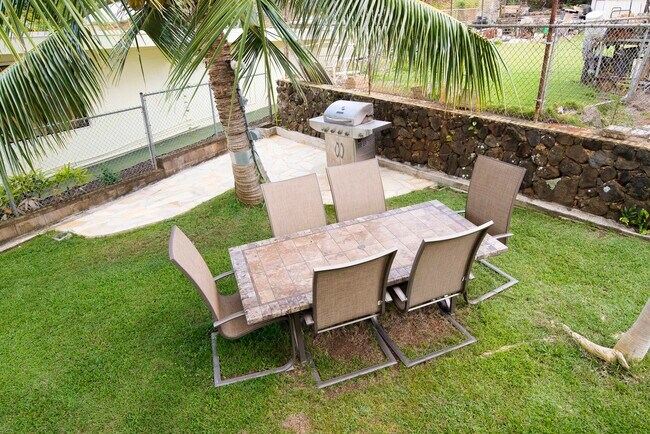 BBQ area - 1153 Kina St